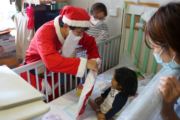 病室の子どもたちにもプレゼント