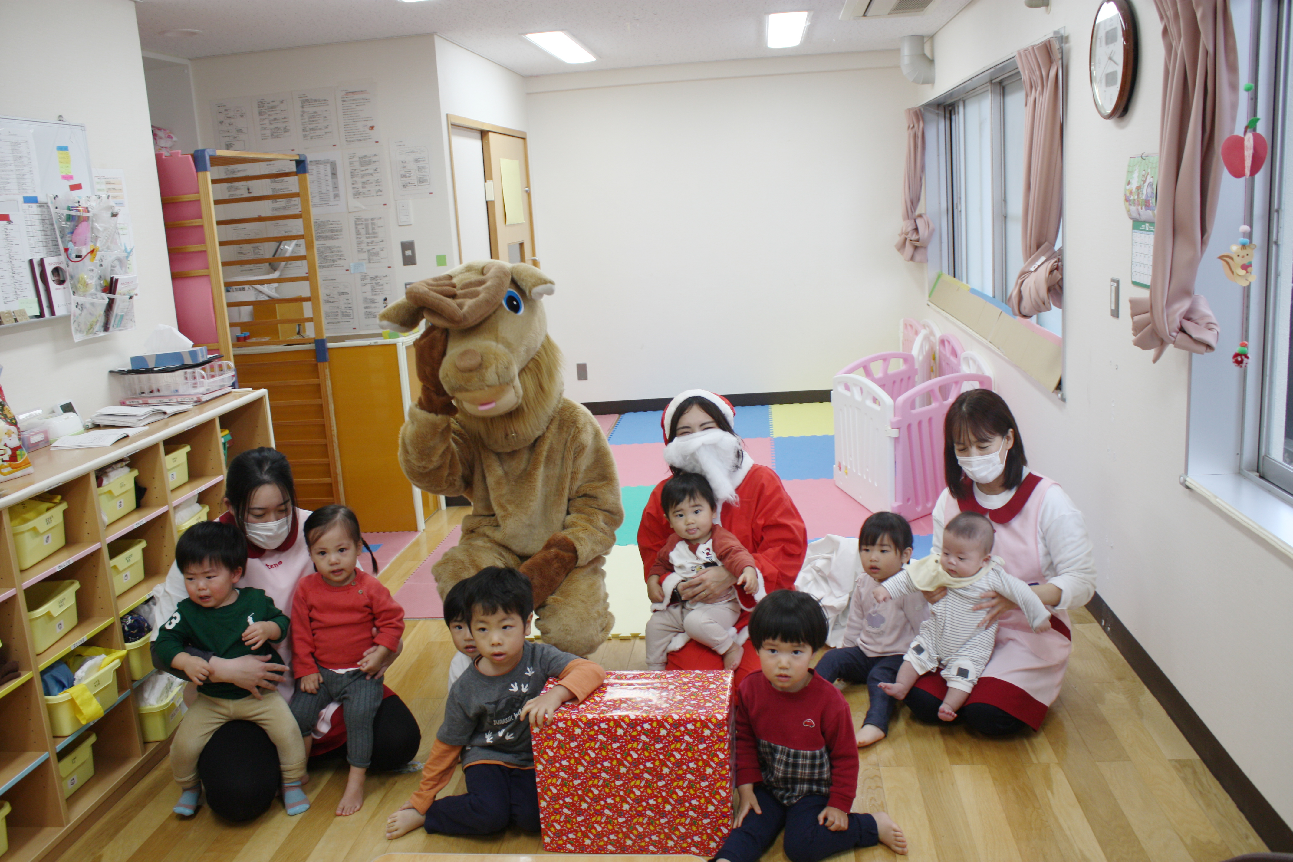 院内保育所へプレゼント