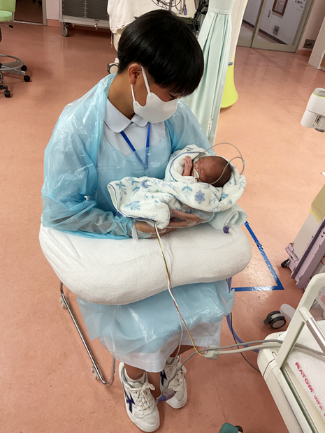 講演する厚生労働省の大島事務次官