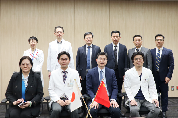 広西医科大学（中国）からの表敬訪問　記念撮影