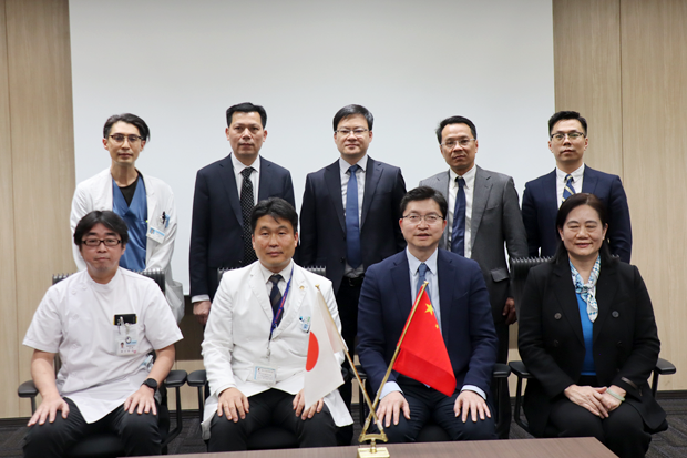広西医科大学（中国）からの表敬訪問　記念撮影
